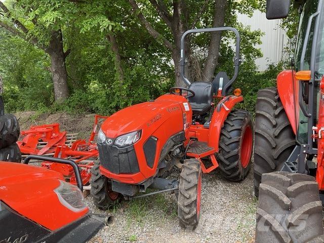 Kubota L3302DT Коммунальные тракторы