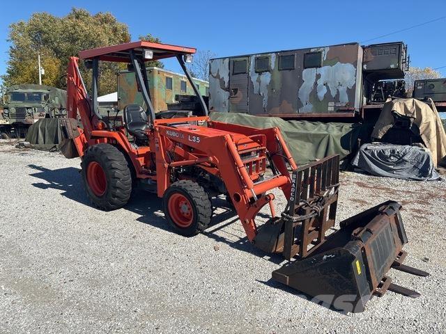 Kubota L35 Экскаваторы-погрузчики