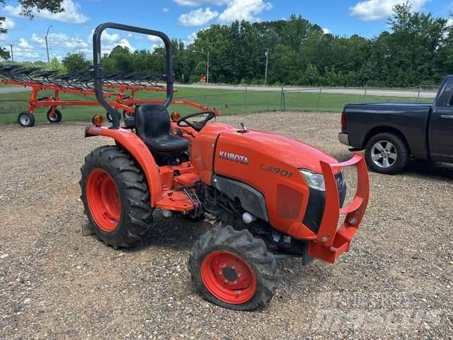 Kubota L3901DT Коммунальные тракторы