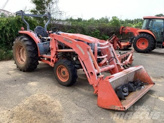 Kubota L3940DT Коммунальные тракторы