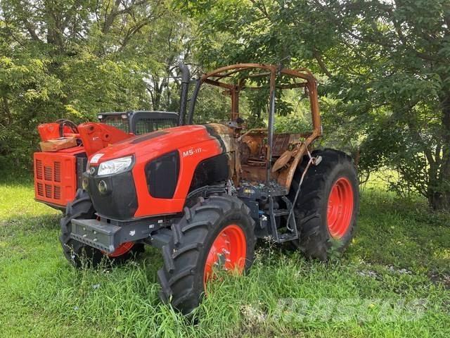 Kubota M5-111D Коммунальные тракторы