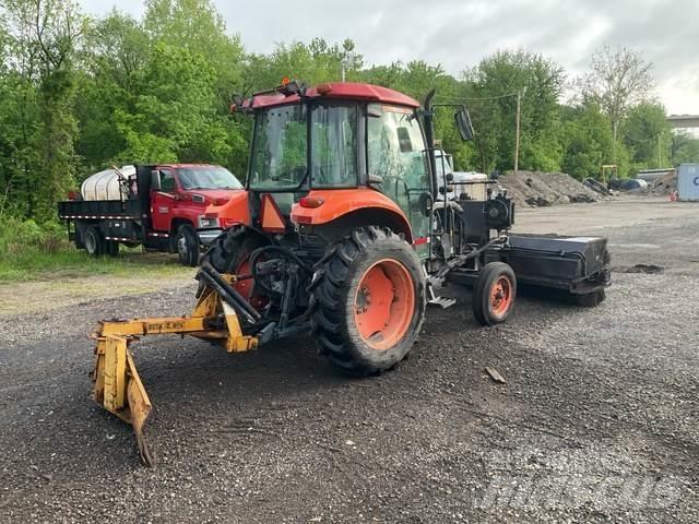 Kubota M5040 Внутренние подметальные машины
