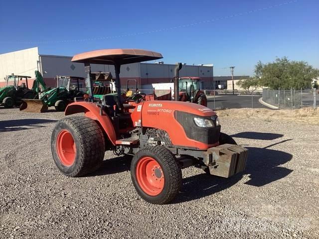 Kubota M7060D Коммунальные тракторы