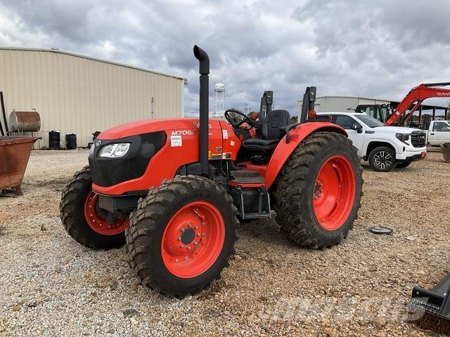 Kubota M7060HD Коммунальные тракторы