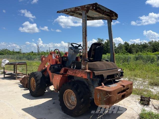 Kubota R420 Фронтальные погрузчики
