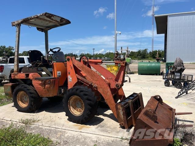 Kubota R420 Фронтальные погрузчики