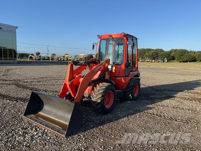 Kubota R530E Фронтальные погрузчики