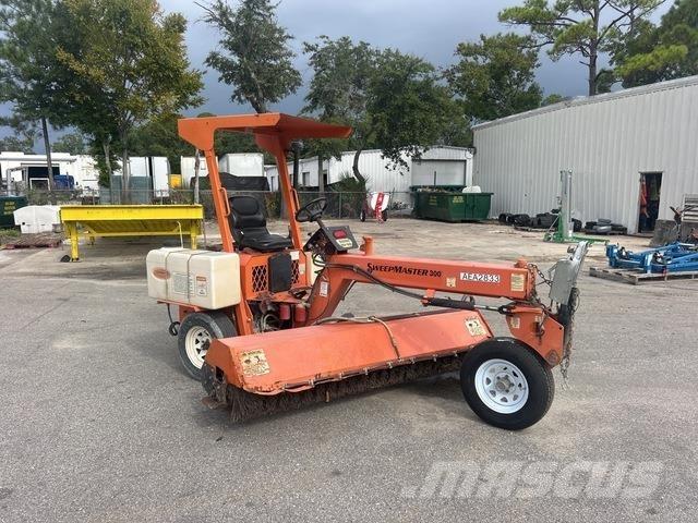 Lay-Mor SM300 Внутренние подметальные машины