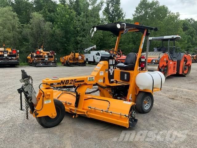 LeeBoy NB25 Внутренние подметальные машины