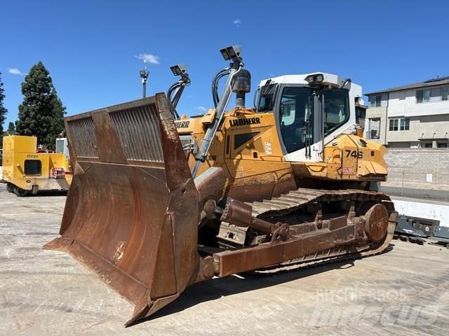 Liebherr 746 Гусеничные бульдозеры