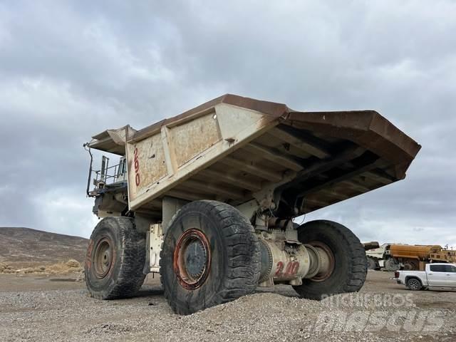 Liebherr T282B Шарнирно-сочленённые самосвалы