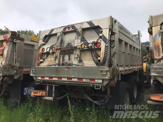 Mack 700 Снежные отвалы и плуги