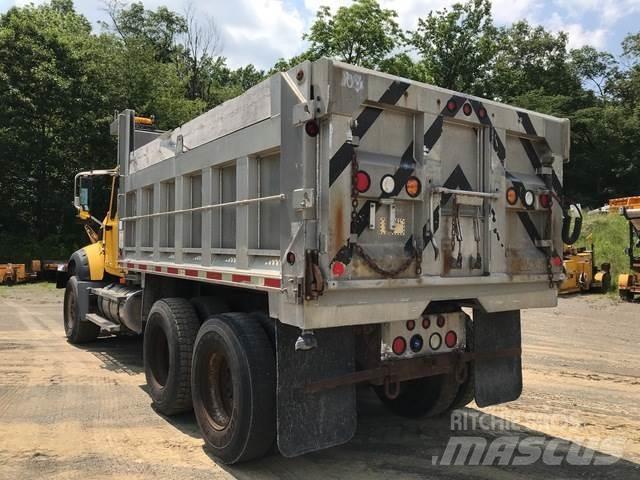 Mack 700 Снежные отвалы и плуги