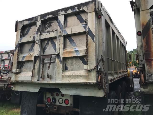 Mack 700 Снежные отвалы и плуги