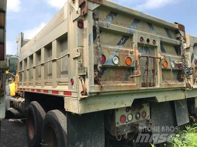 Mack 700 Снежные отвалы и плуги