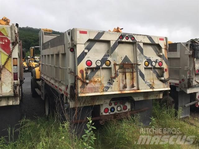 Mack 700 Снежные отвалы и плуги