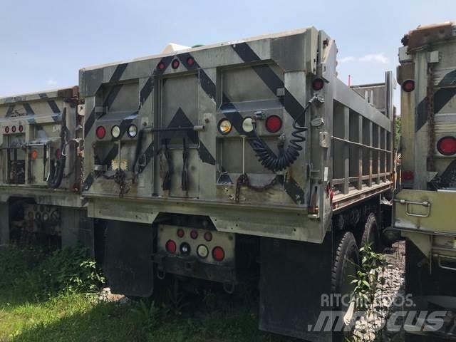 Mack 700 Снежные отвалы и плуги