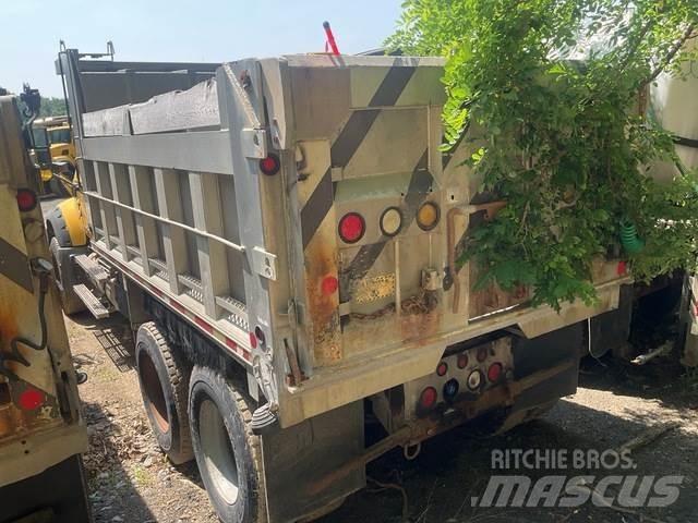 Mack 700 Снежные отвалы и плуги