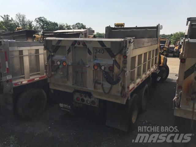 Mack 700 Снежные отвалы и плуги