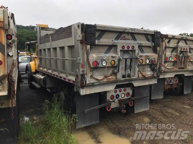 Mack 700 Снежные отвалы и плуги