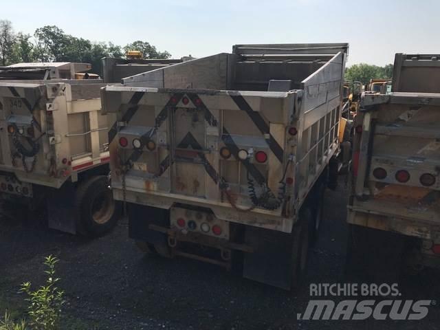 Mack 700 Снежные отвалы и плуги