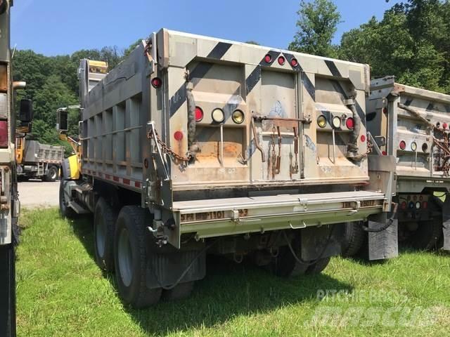 Mack 700 Снежные отвалы и плуги