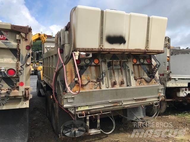 Mack 700 Снежные отвалы и плуги