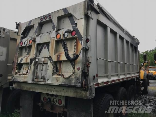 Mack 700 Снежные отвалы и плуги