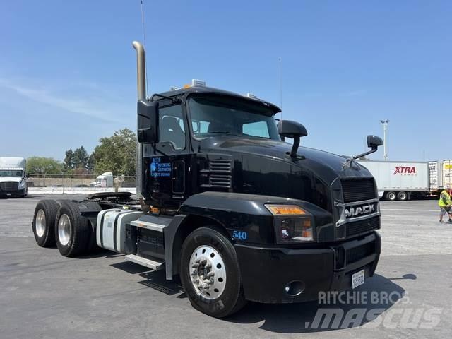 Mack AN64T Седельные тягачи