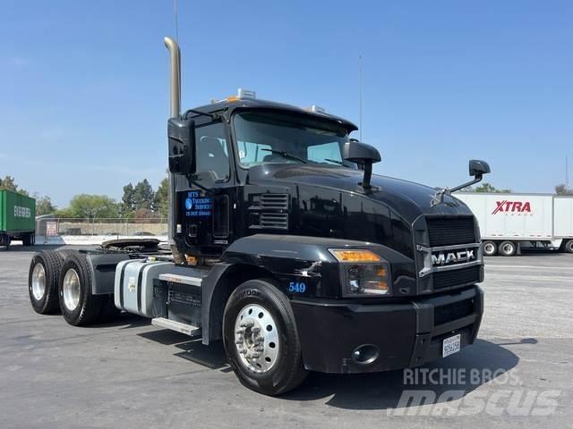 Mack AN64T Седельные тягачи