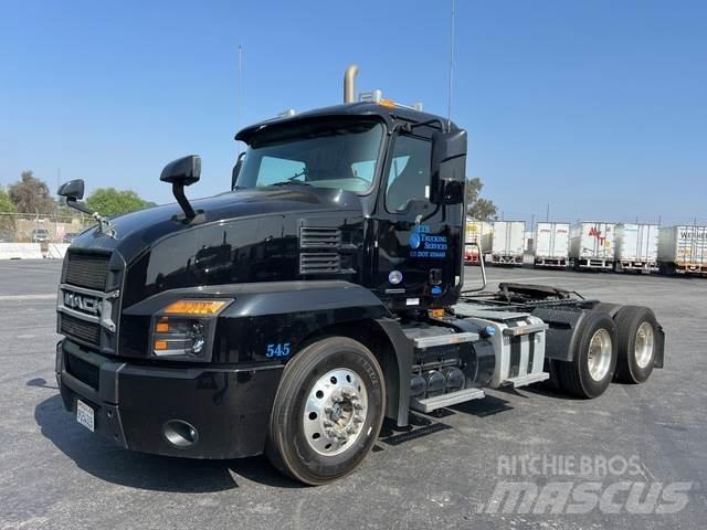 Mack AN64T Седельные тягачи