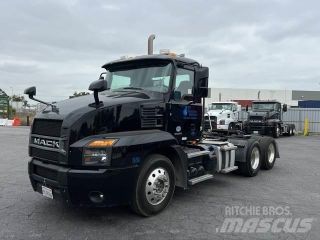 Mack AN64T Седельные тягачи