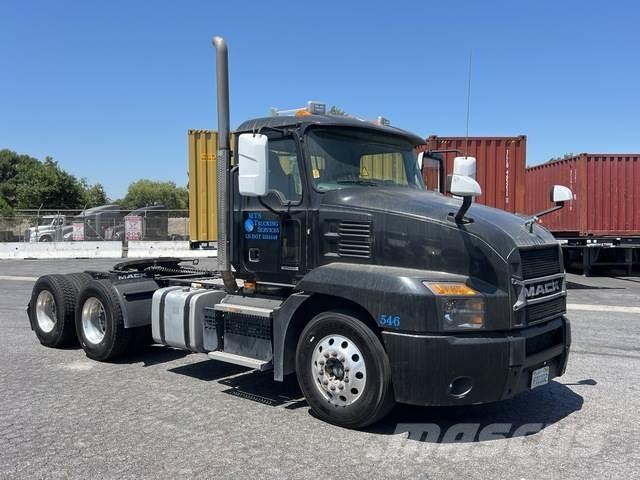 Mack AN64T Седельные тягачи