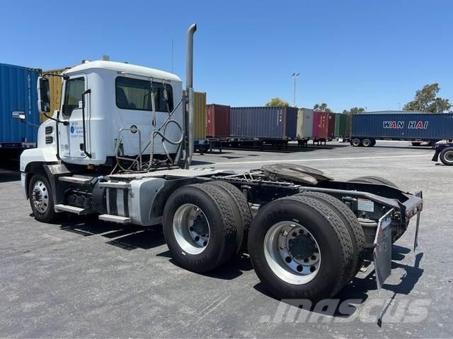 Mack AN64T Седельные тягачи
