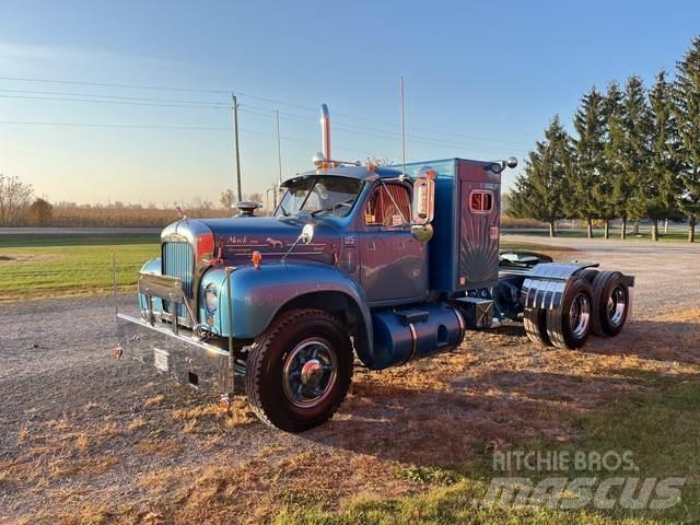 Mack B-61 Седельные тягачи