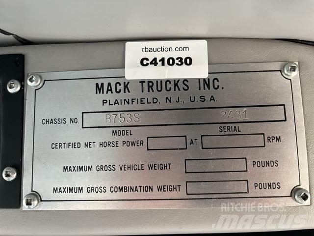 Mack B75 Седельные тягачи