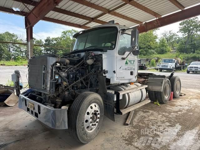 Mack CH613 Седельные тягачи
