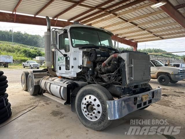 Mack CH613 Седельные тягачи