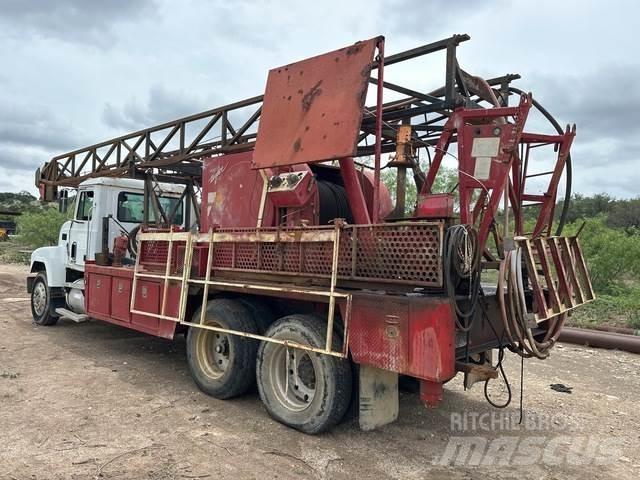 Mack CH613 Строительная техника - Другие