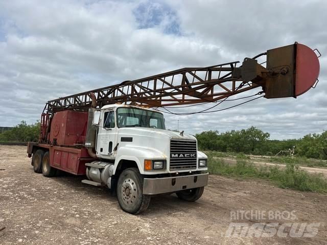 Mack CH613 Строительная техника - Другие