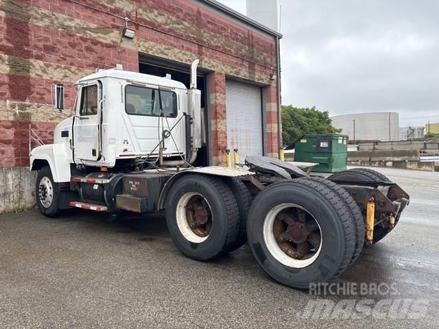 Mack CH613 Седельные тягачи