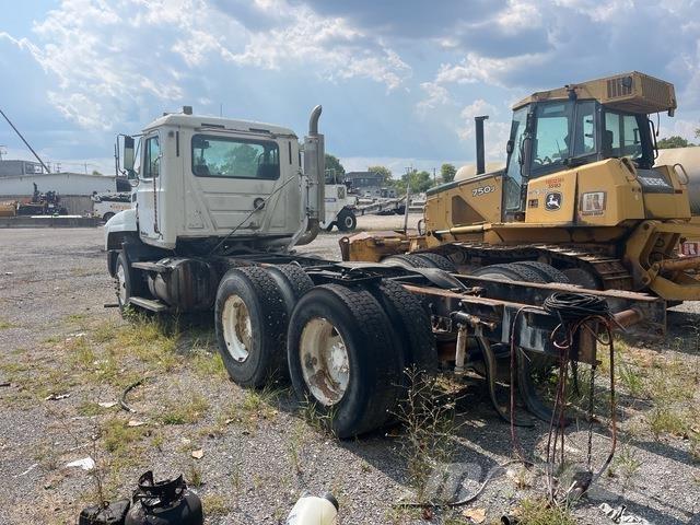 Mack CH613 Седельные тягачи