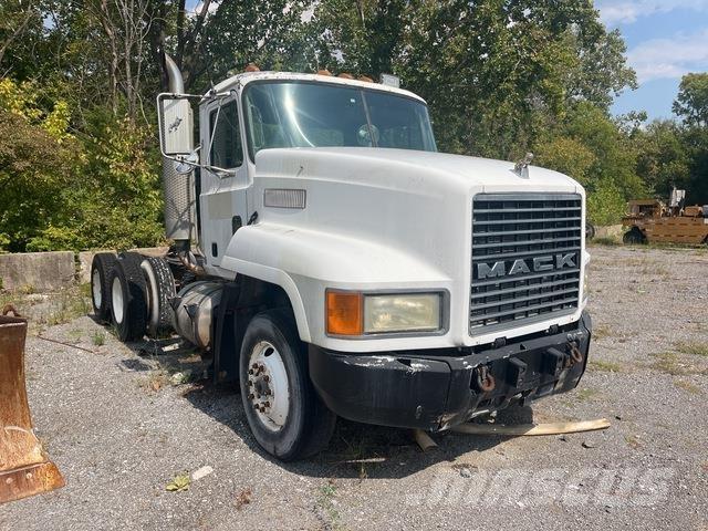 Mack CH613 Седельные тягачи