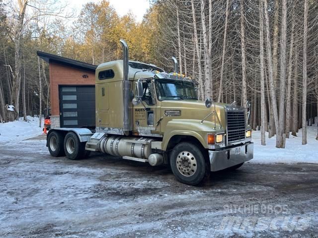 Mack CHN613 Седельные тягачи