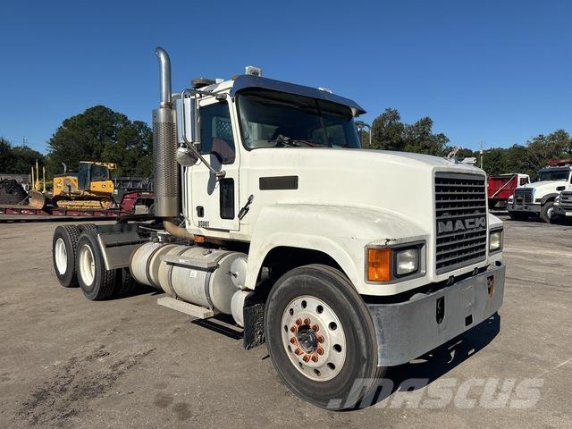 Mack CHN613 Седельные тягачи