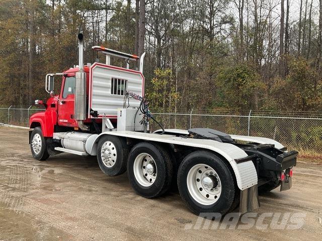 Mack CHN613 Седельные тягачи