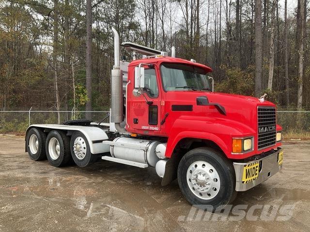 Mack CHN613 Седельные тягачи