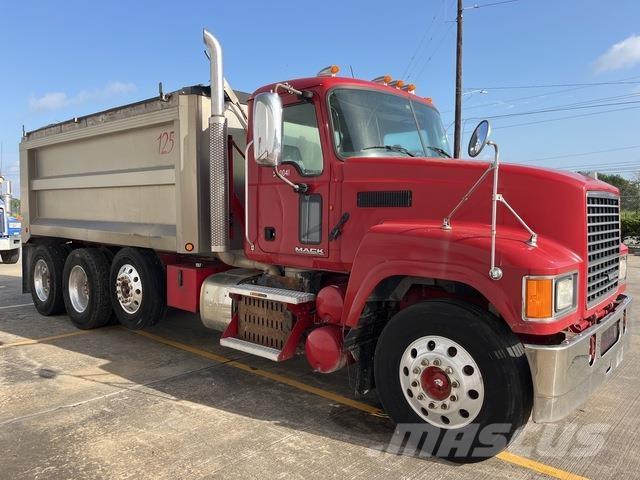 Mack CHU613 Грузовики-Самосвалы
