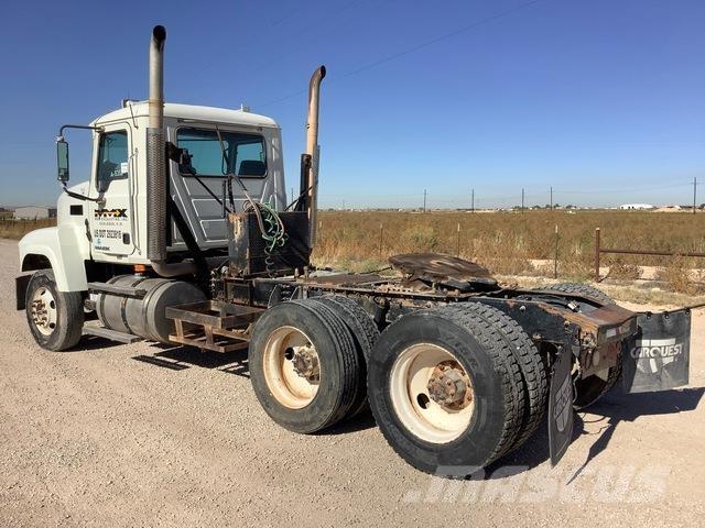 Mack CHU613 Седельные тягачи