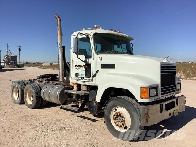 Mack CHU613 Седельные тягачи